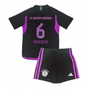 Bayern Munich Joshua Kimmich #6 Replika Babytøj Udebanesæt Børn 2023-24 Kortærmet (+ Korte bukser)